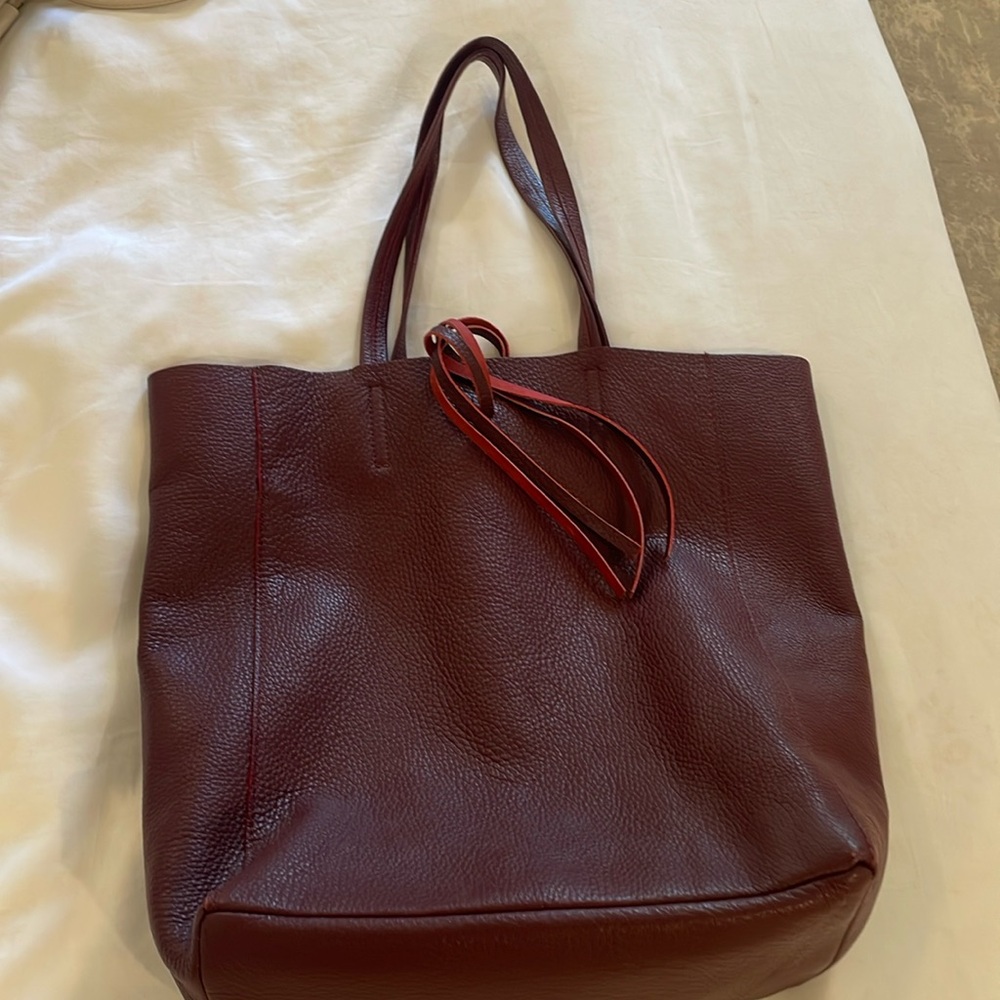 Leather tote